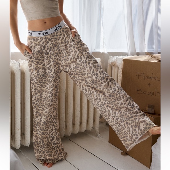 Aerie leopard street wide leg trousers - Picture 12 of 12